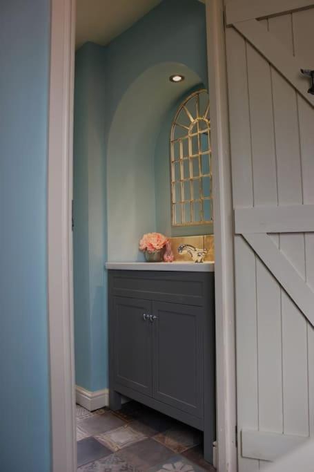 Boutique Fisherman'S Cottage In Old Town Scarborough Esterno foto
